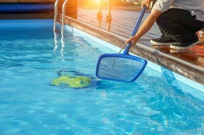 🏊‍♂️ Quand et comment remettre sa piscine en route au printemps ?